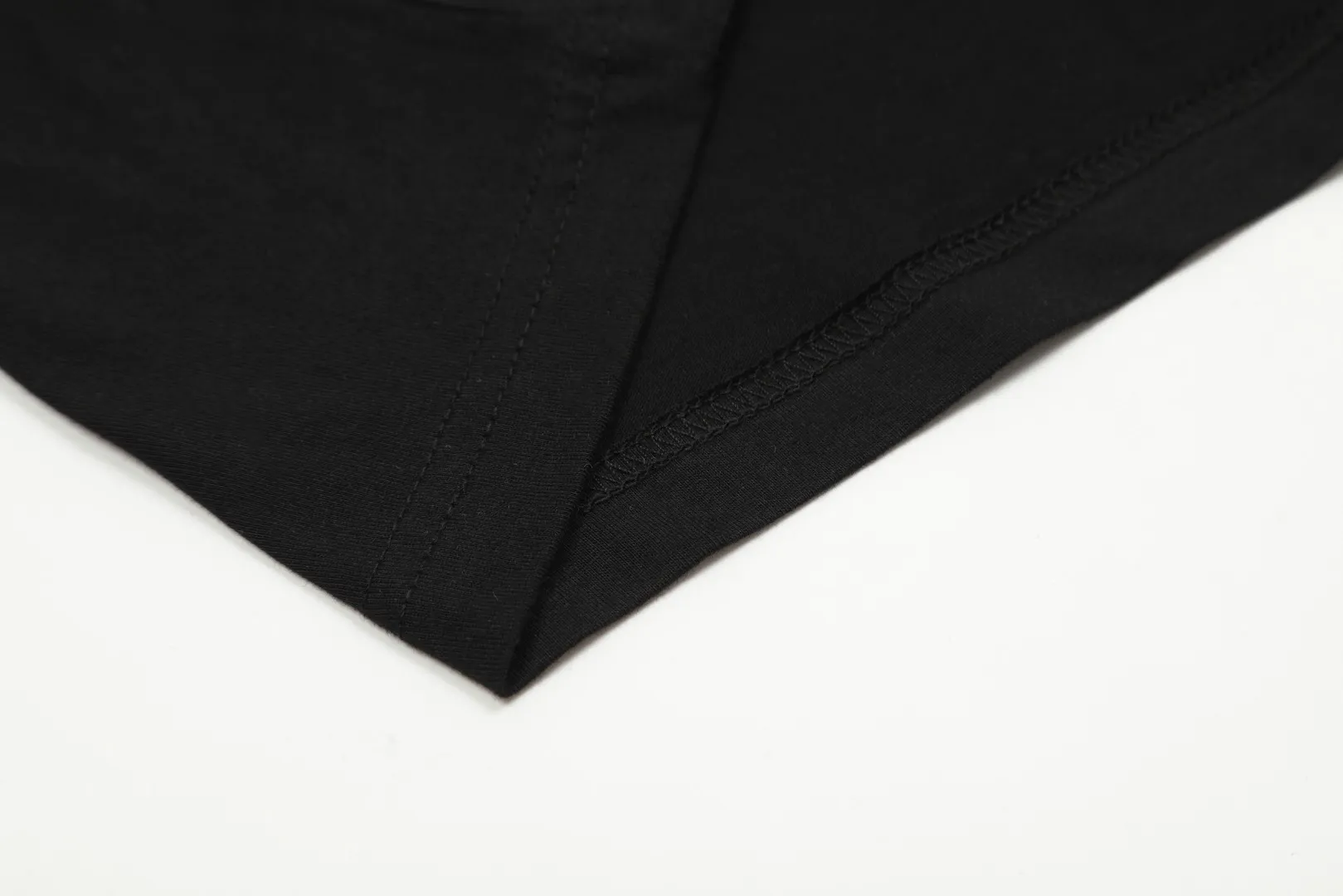 🅿️116 "Top quality" Style number: DS003# (not off the shelves all year round) [Ralph Lauren classic pony embroidered round neck basic short sleeves] ✅Ralph Lauren Ralph Lauren classic basic versatile round neck short sleeves ✅Main supplier platform live broadcast Wholesale entities Replenish when out of stock Not off the shelves ✅ZP quality 1:1 version Scan the code to enter the GF website Z cabinet quality ✅26 pieces of 180g hydrophilic toner 100% cotton fabric, comfortable and soft, strong breathability, high-end, cost-effective, good quality needless to say ✅Restore the original version, the maximum size can be worn up to 210 pounds, loose, comfortable and stress-free ✅Work wear, life wear, suitable for various occasions, must-have recommendation for couples Size: Powder white dark gray blue label light gray white label